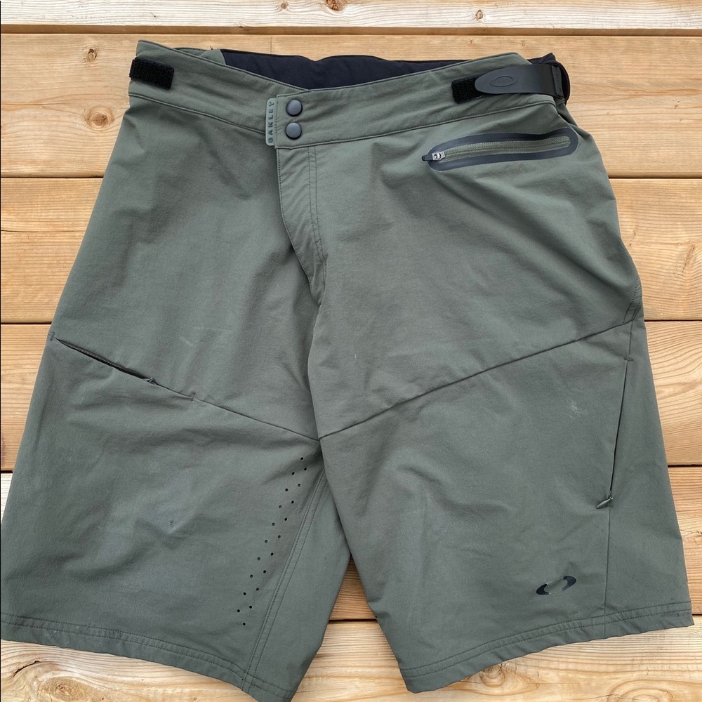 Men’s Oakley MTB shorts XL